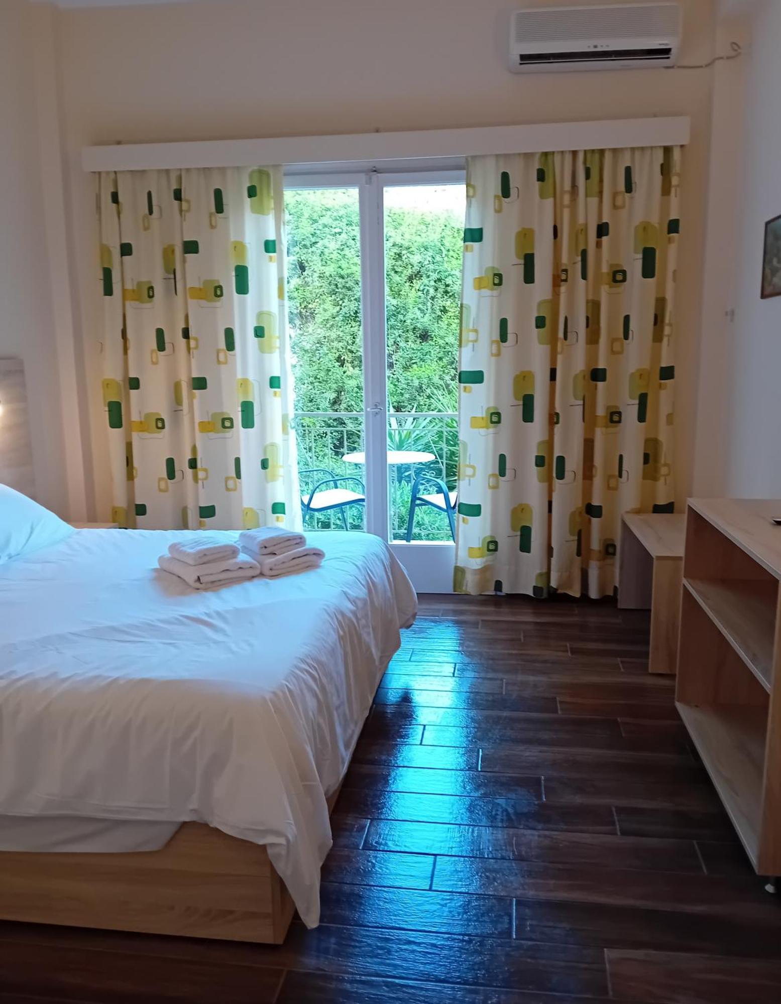 Hermes Agia Marina  外观 照片